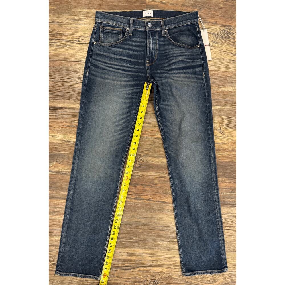 Hudson Jeans Byron Straight Leg High-Rise, No inside labels. Measures size 31/32